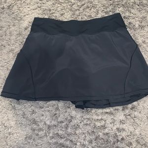 black lululemon skirt